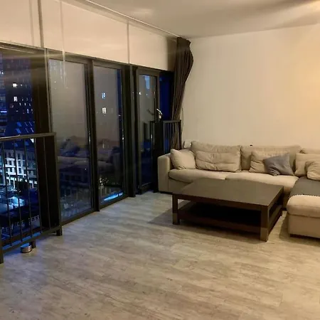 Long Term - Beautiful Center Free Parking Apartment *