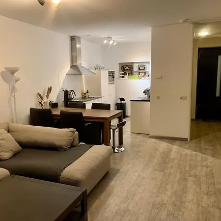 Long Term - Beautiful Center Free Parking