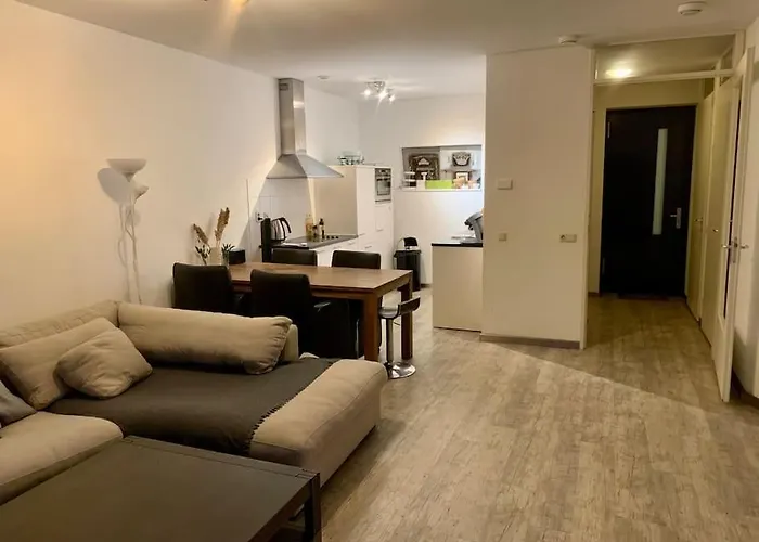 Long Term - Beautiful Center Free Parking